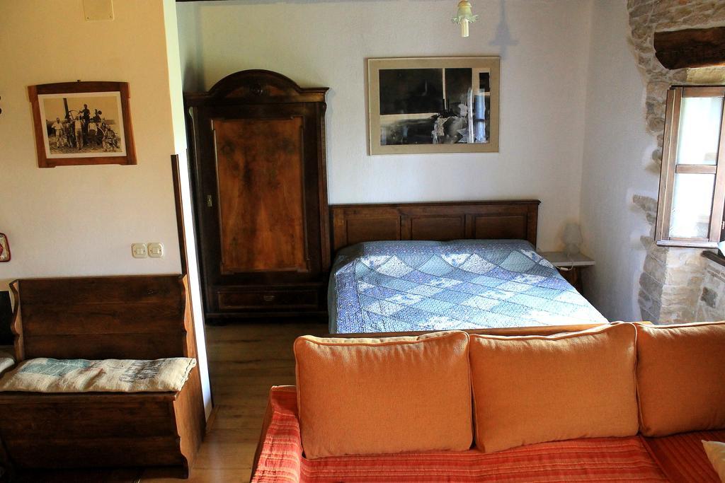 Apartments Mestri Grožnjan Quarto foto